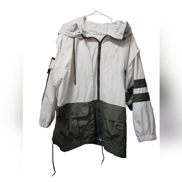 Mulberry Street Jackets & Blazers - Mulberry St Women's  XL white green block hooded. Vtg. Anchor buttons.